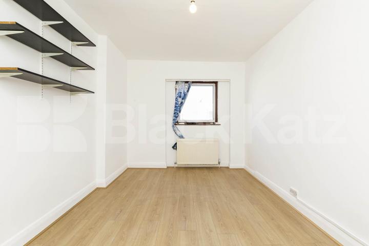 Recently decorated two double bedrooms within a period house in Camden Rochester Road, Camden